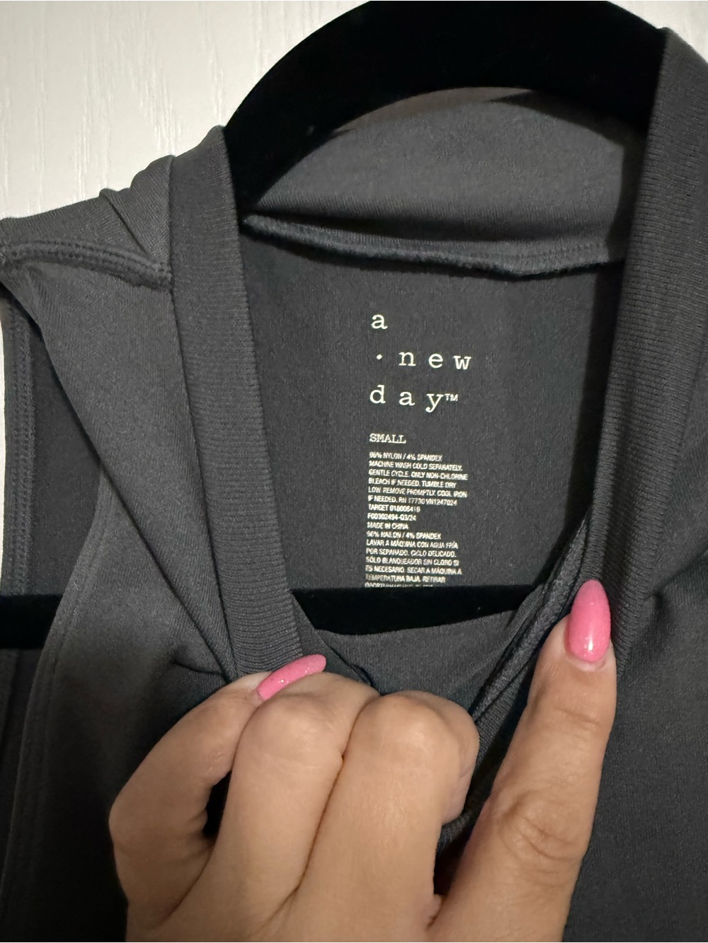 5 Pieces MSRP $90.00 bodysuits - Picture 5 of 6